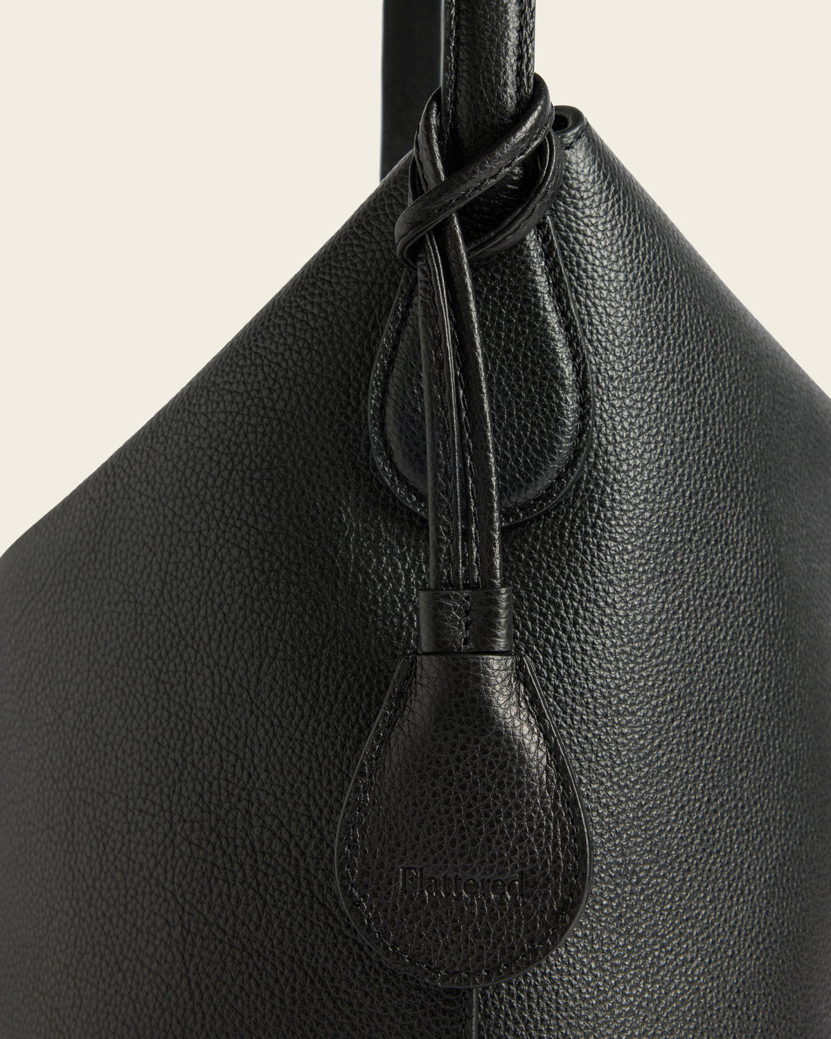 Alda Grande Shoulder Bag Grained Leather Black