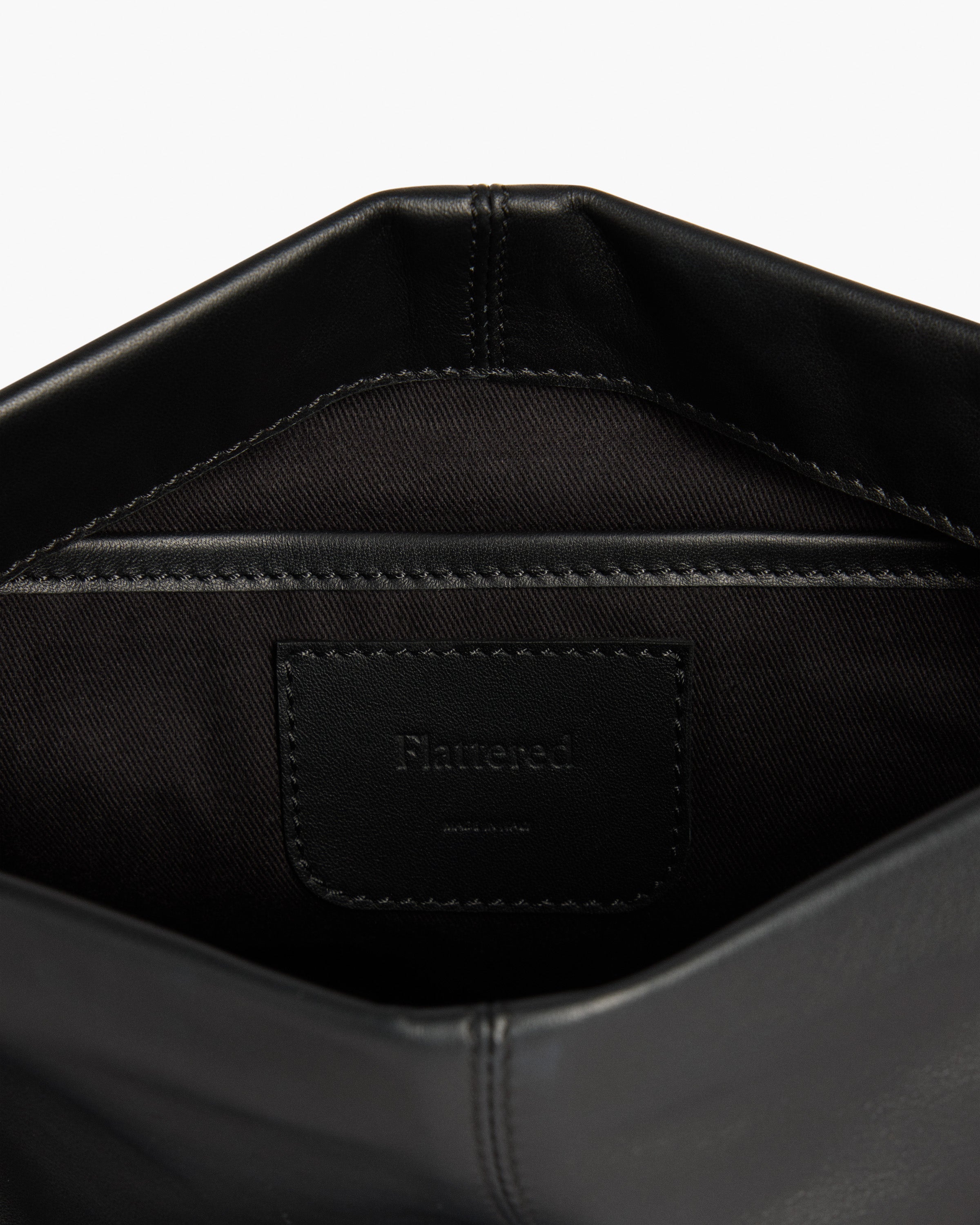 Clay Clutch Leather Black