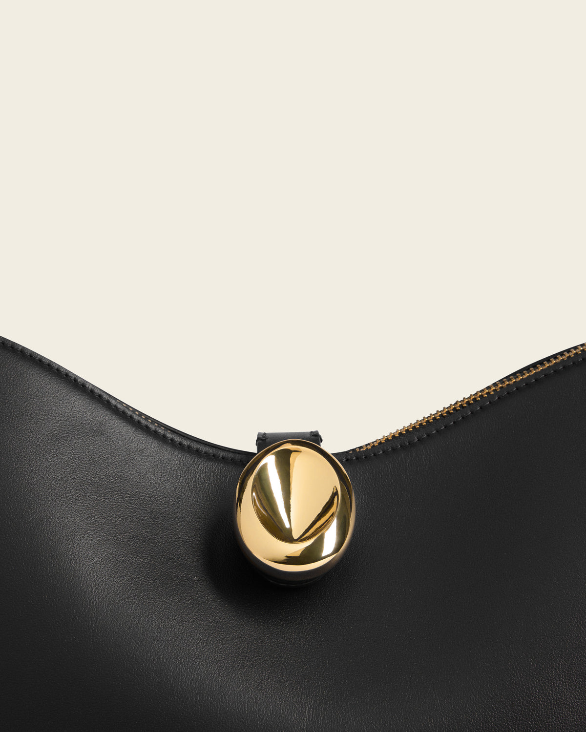 Gaia Handbag Leather Black