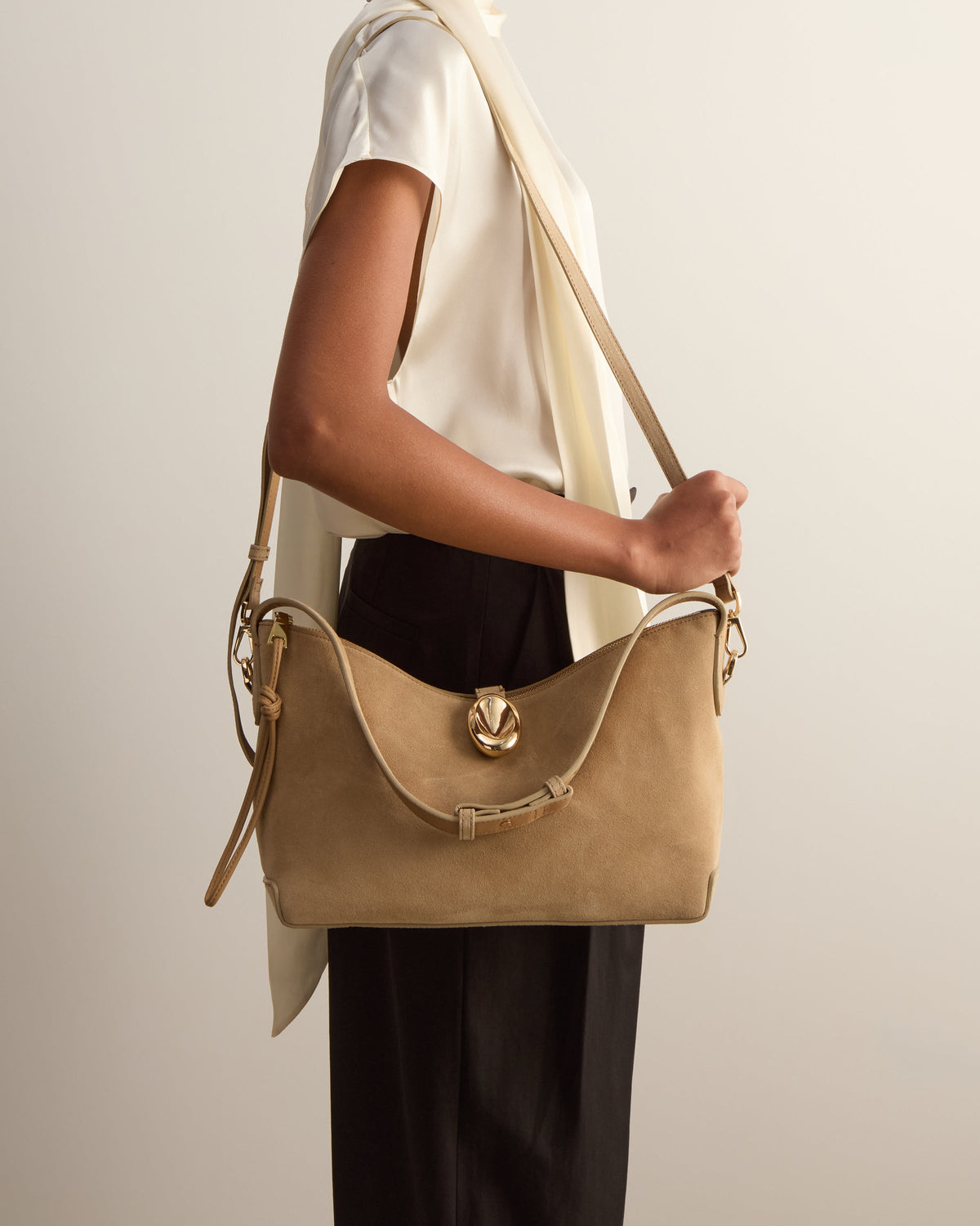 Gaia Handbag Suede Sand