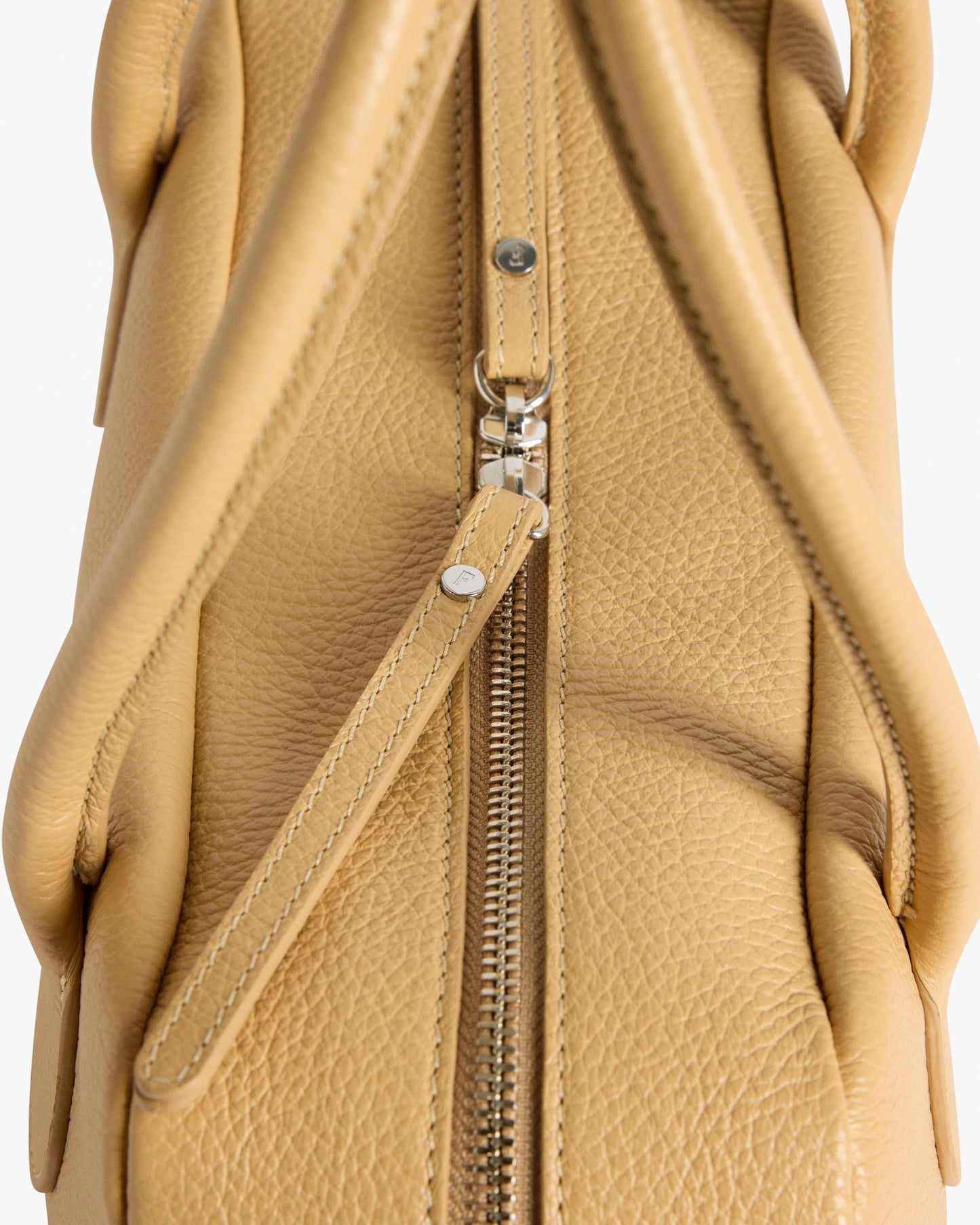 Leia Shoulder Bag Grained Leather Biscotti
