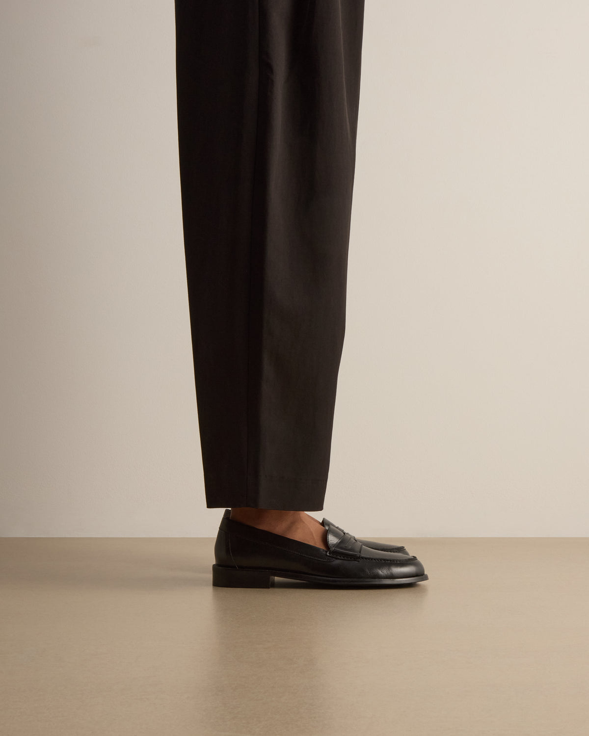 Sage Leather Black
